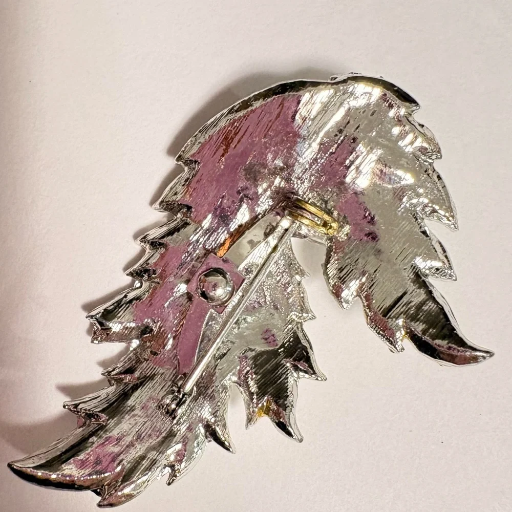 Vintage Silver tone leaf Brooch
